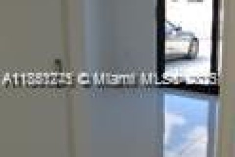 House in Florida City, Florida 5 bedrooms, 176.7 sq.m. № 1858136 - photo 7