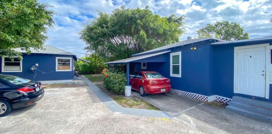 Commercial property in West Palm Beach, Florida 146.6 sq.m. № 2171912