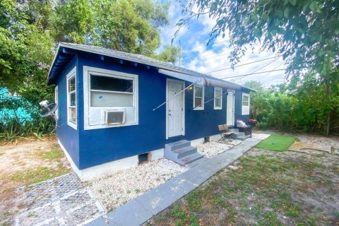 Commercial property in West Palm Beach, Florida 146.6 sq.m. № 2171912 - photo 4