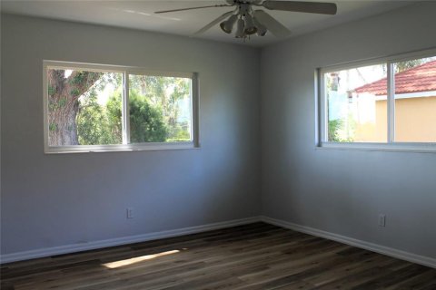 House in Winter Haven, Florida 3 bedrooms, 140.38 sq.m. № 1674046 - photo 12