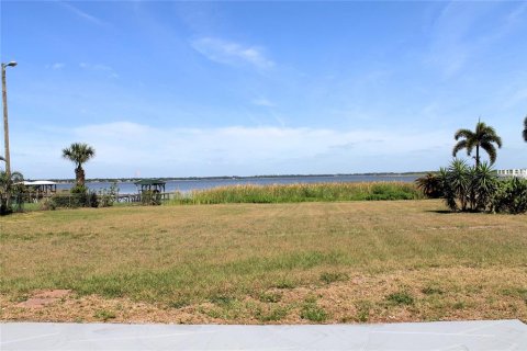 House in Winter Haven, Florida 3 bedrooms, 140.38 sq.m. № 1674046 - photo 15