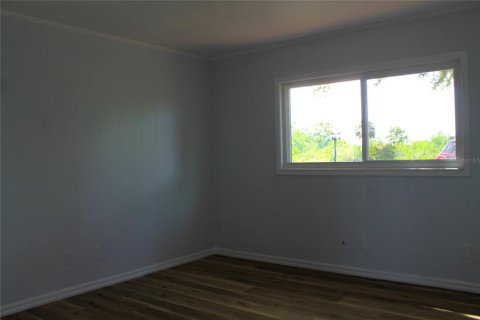 House in Winter Haven, Florida 3 bedrooms, 140.38 sq.m. № 1674046 - photo 13