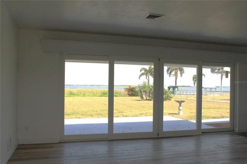 House in Winter Haven, Florida 3 bedrooms, 140.38 sq.m. № 1674046 - photo 7