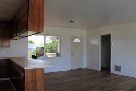 House in Winter Haven, Florida 3 bedrooms, 140.38 sq.m. № 1674046 - photo 3