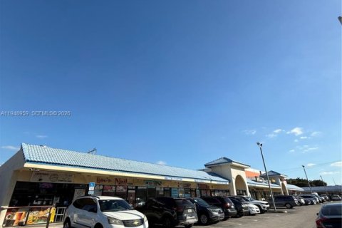 Immobilier commercial à vendre à Miami, Floride № 2004745 - photo 2