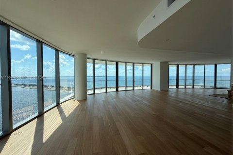 Condo in Miami, Florida, 5 bedrooms  № 2066140 - photo 10
