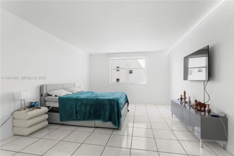 Condominio en venta en Miami Beach, Florida, 2 dormitorios, 111.2 m2 № 2000430 - foto 10