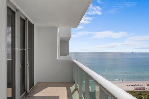 Condominio en venta en Miami Beach, Florida, 2 dormitorios, 111.2 m2 № 2000430 - foto 19