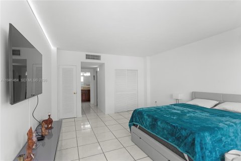 Condominio en venta en Miami Beach, Florida, 2 dormitorios, 111.2 m2 № 2000430 - foto 12
