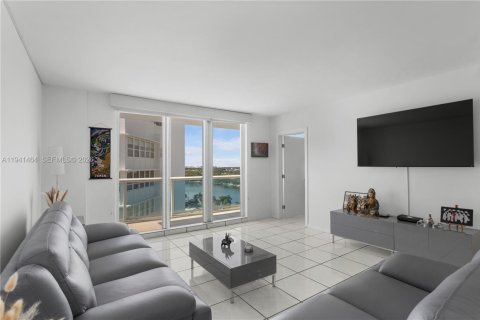 Condominio en venta en Miami Beach, Florida, 2 dormitorios, 111.2 m2 № 2000430 - foto 5