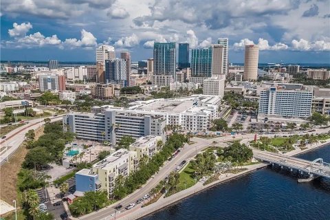 Copropriété à louer à Tampa, Floride: 2 chambres, 141.3 m2 № 1910195 - photo 2