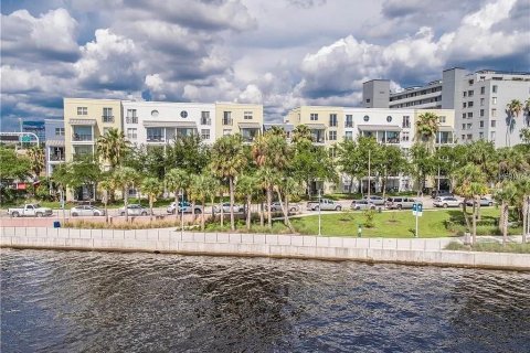 Copropriété à louer à Tampa, Floride: 2 chambres, 141.3 m2 № 1910195 - photo 3