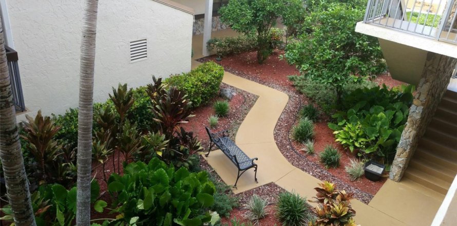 Propiedad comercial en Coral Springs, Florida № 1154592