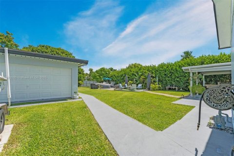Casa en venta en Miami, Florida, 5 dormitorios, 147.9 m2 № 1788668 - foto 7