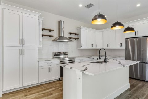 Villa ou maison à vendre à Tampa, Floride: 3 chambres, 210.33 m2 № 2432772 - photo 6