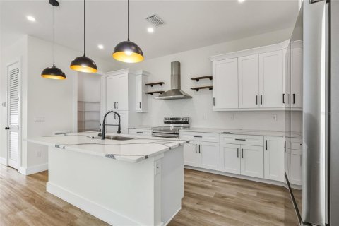 Villa ou maison à vendre à Tampa, Floride: 3 chambres, 210.33 m2 № 2432772 - photo 8