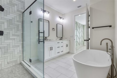 Villa ou maison à vendre à Tampa, Floride: 3 chambres, 210.33 m2 № 2432772 - photo 15