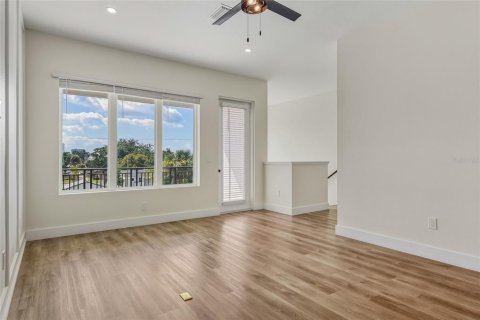Villa ou maison à vendre à Tampa, Floride: 3 chambres, 210.33 m2 № 2432772 - photo 10