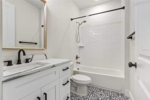 Villa ou maison à vendre à Tampa, Floride: 3 chambres, 210.33 m2 № 2432772 - photo 17