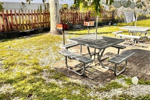 Immobilier commercial à vendre à Fort Lauderdale, Floride: 236.25 m2 № 1863705 - photo 13