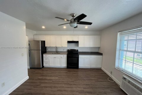 Immobilier commercial à vendre à Fort Lauderdale, Floride: 236.25 m2 № 1863705 - photo 8