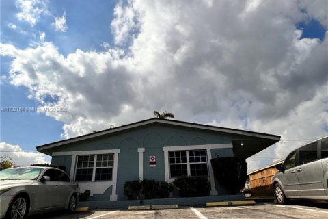 Immobilier commercial à vendre à Fort Lauderdale, Floride: 236.25 m2 № 1863705 - photo 3