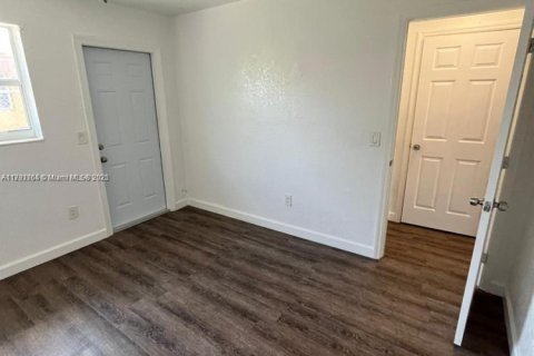 Immobilier commercial à vendre à Fort Lauderdale, Floride: 236.25 m2 № 1863705 - photo 9