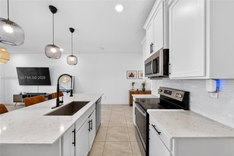 Снять в аренду таунхаус в Дирфилд-Бич, Флорида 3 спальни, 134.62м2, № 2065750 - фото 15