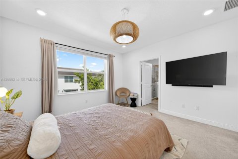 Снять в аренду таунхаус в Дирфилд-Бич, Флорида 3 спальни, 134.62м2, № 2065750 - фото 26