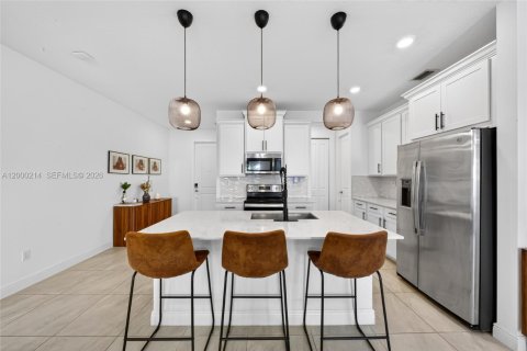 Снять в аренду таунхаус в Дирфилд-Бич, Флорида 3 спальни, 134.62м2, № 2065750 - фото 14