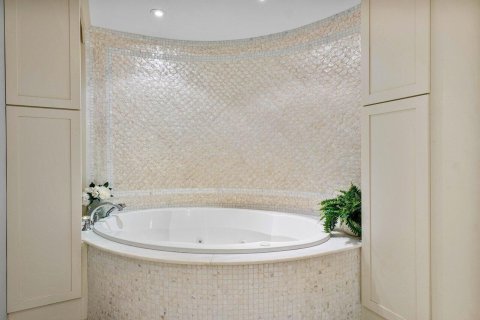 Condominio en venta en Stuart, Florida, 2 dormitorios, 223.43 m2 № 2177249 - foto 24