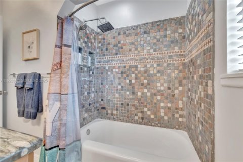 House in Fort Lauderdale, Florida 2 bedrooms, 143.53 sq.m. № 1986571 - photo 3