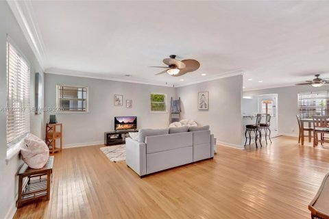 House in Fort Lauderdale, Florida 2 bedrooms, 143.53 sq.m. № 1986571 - photo 14