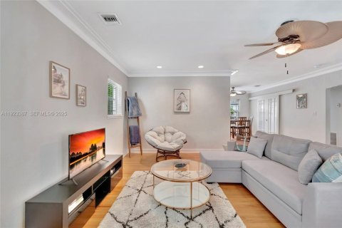 House in Fort Lauderdale, Florida 2 bedrooms, 143.53 sq.m. № 1986571 - photo 15