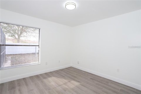 Casa en alquiler en Kissimmee, Florida, 3 dormitorios, 127.46 m2 № 2220582 - foto 10