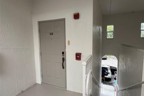 Apartment in Miramar, Florida 3 bedrooms, 134.24 sq.m. № 1896832 - photo 7