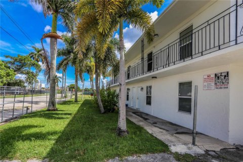 Commercial property in Homestead, Florida № 2064765 - photo 10