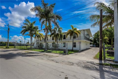 Propiedad comercial en Homestead, Florida № 2064765