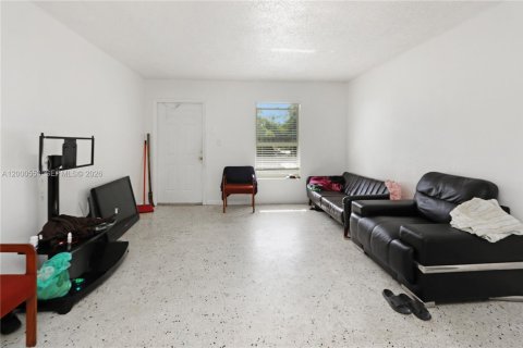 Commercial property in Homestead, Florida № 2064765 - photo 12