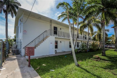 Commercial property in Homestead, Florida № 2064765 - photo 9