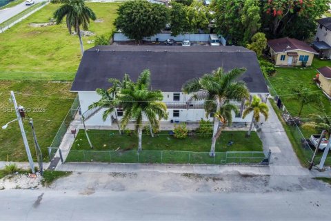 Commercial property in Homestead, Florida № 2064765 - photo 7