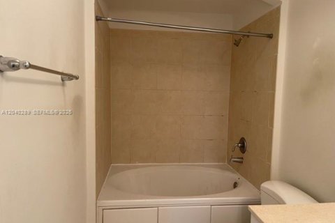 Condo in Boynton Beach, Florida, 1 bedroom № 2145813 - photo 14