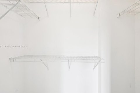 Купить кондоминиум в Майами, Флорида 2 спальни, 101.45м2, № 1936942 - фото 16