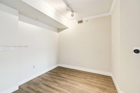 Купить кондоминиум в Майами, Флорида 2 спальни, 101.45м2, № 1936942 - фото 12