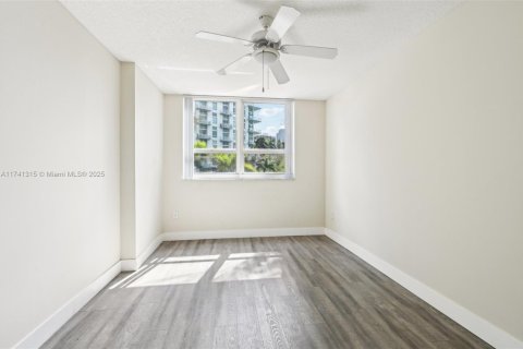 Купить кондоминиум в Майами, Флорида 2 спальни, 101.45м2, № 1936942 - фото 14