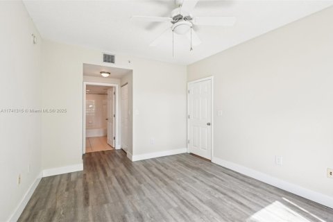 Купить кондоминиум в Майами, Флорида 2 спальни, 101.45м2, № 1936942 - фото 22