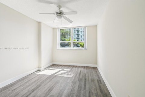 Купить кондоминиум в Майами, Флорида 2 спальни, 101.45м2, № 1936942 - фото 15