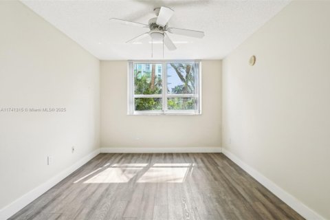 Купить кондоминиум в Майами, Флорида 2 спальни, 101.45м2, № 1936942 - фото 20