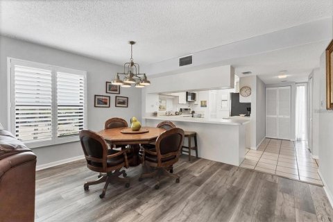 Condo in Sarasota, Florida, 2 bedrooms  № 2390976 - photo 21