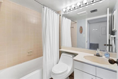 Condo in Sarasota, Florida, 2 bedrooms  № 2390976 - photo 29